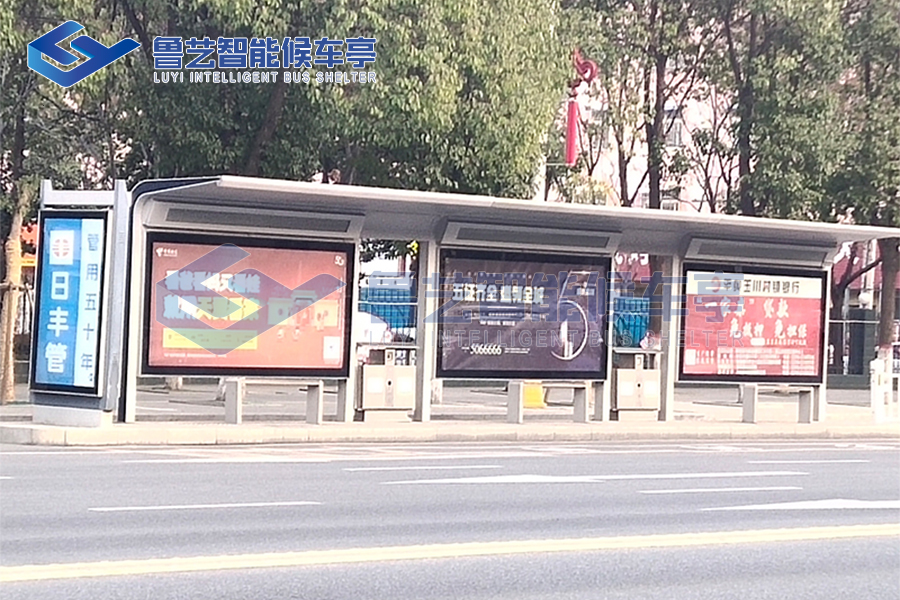 河南公交站臺(tái)候車(chē)亭項(xiàng)目落成，品質(zhì)與服務(wù)雙保障